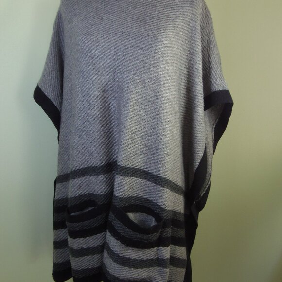 J. Jill Elegant Gray w/Black Poncho Wool Blend Sz. OS and POCKETS - Picture 4 of 10